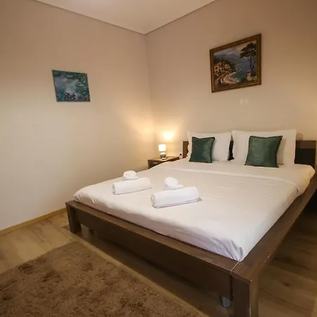 Apartment Johan's Tirana